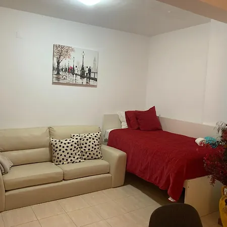 Comfortable Flat In Seixal דירה *